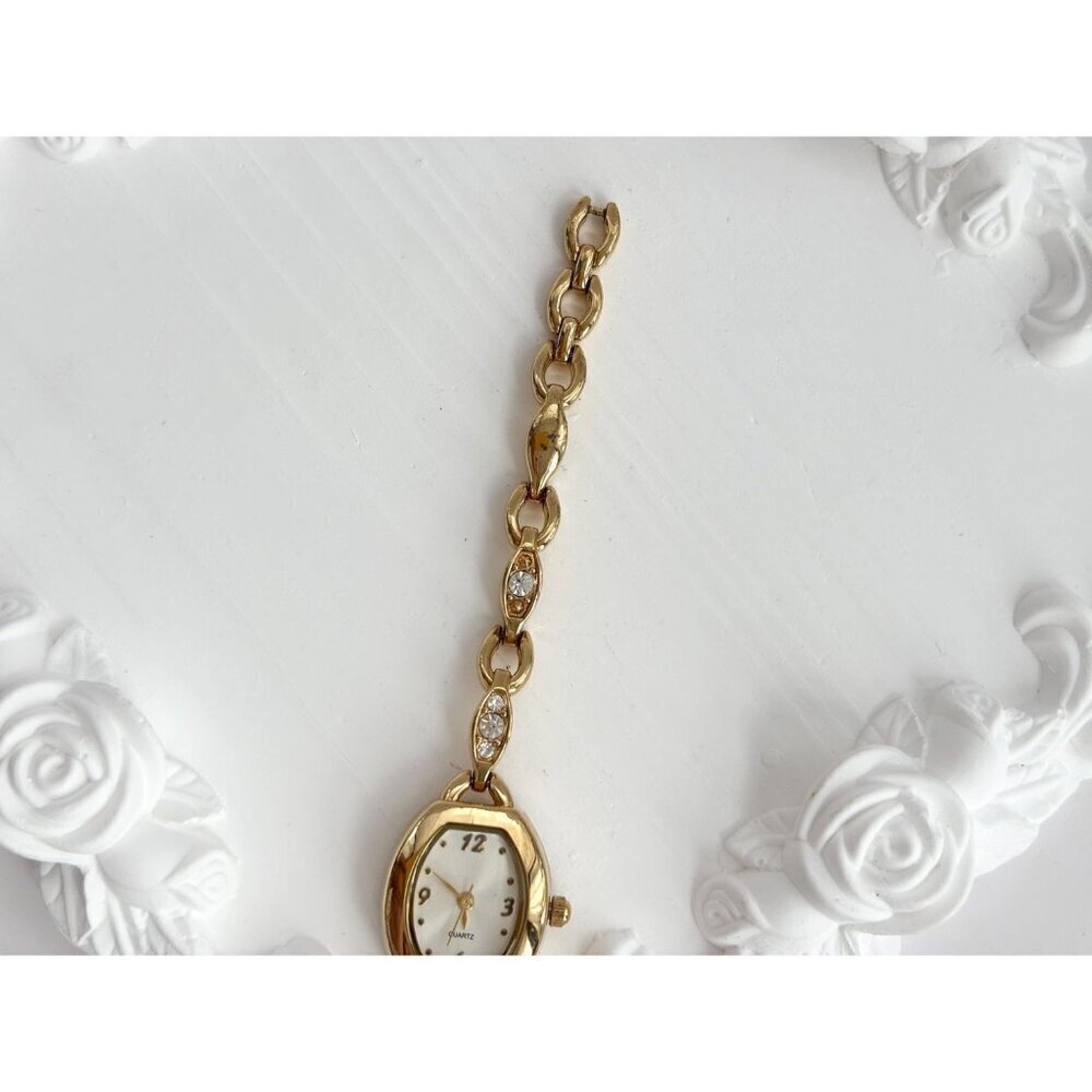 Gold T Oval Bezeled Rhinestone Quartz Vintage Women's Wristwatch - 13mm - WORKS! - Picture 4 of 10